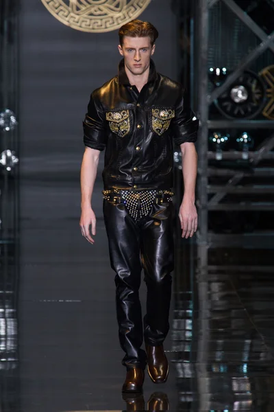 Look 26
